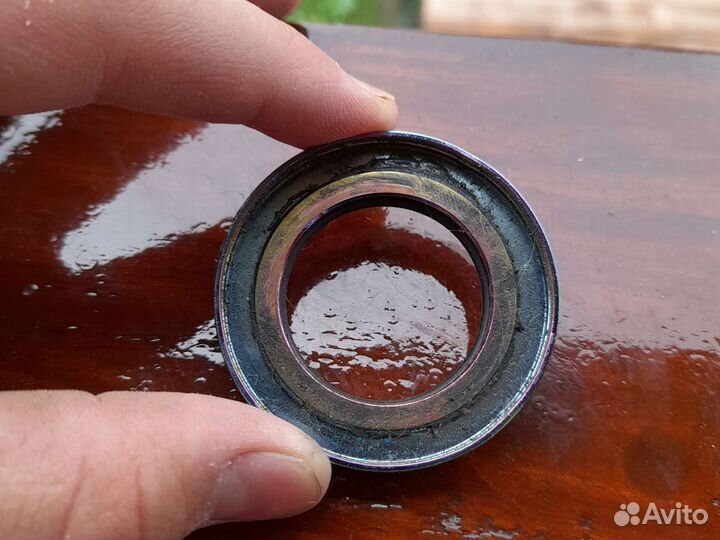 Пыльник бензиновый цвета на самокат