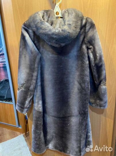 Шуба мутоновая с капюшоном