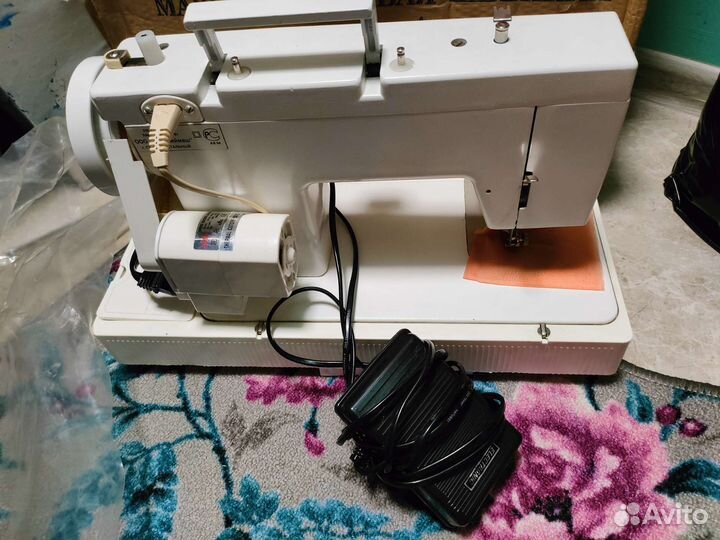 Швейная машинка чайка