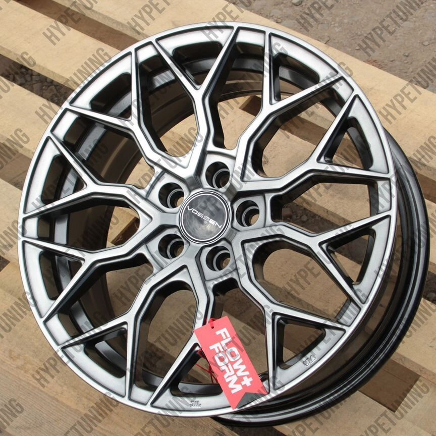 Литые диски Vossen HF2 8×R18 5×114.3