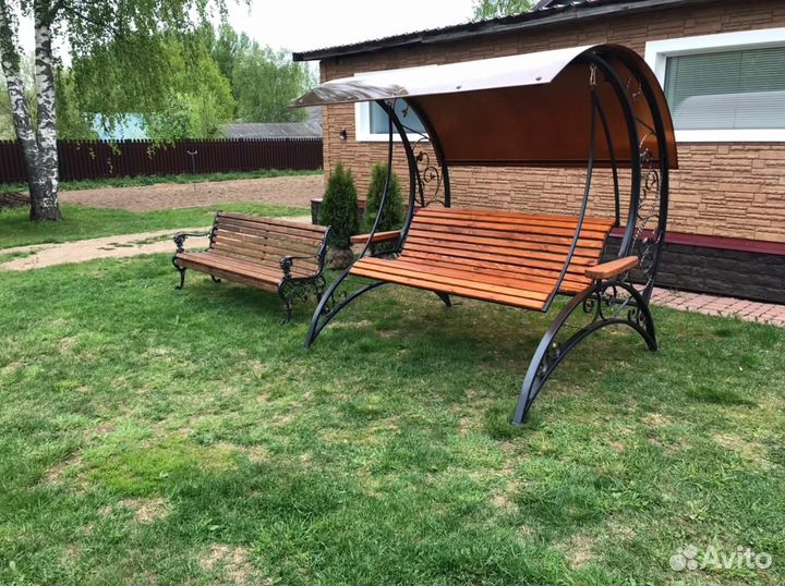Качель уличная с подлокотниками