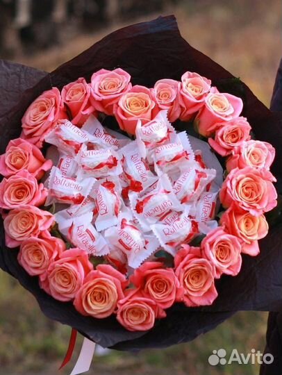 Букет из роз и конфет