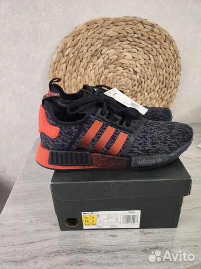 Кроссовки adidas NMD -R1