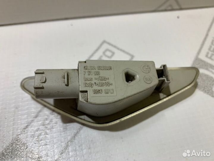 Повторитель поворота в крыло правый Bmw X5 E70