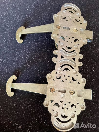 Вешалка настенная металлическая