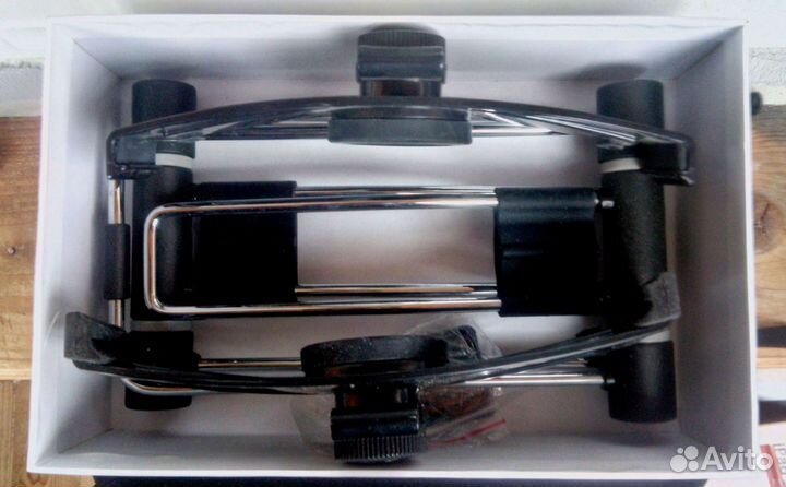 Универсальная подставка-держатель Xilence iPad