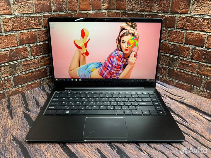 Ультрабук c SSD Full HD ips подсветка