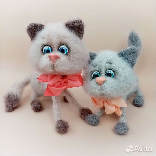 Интерьерная игрушка кошка крючком