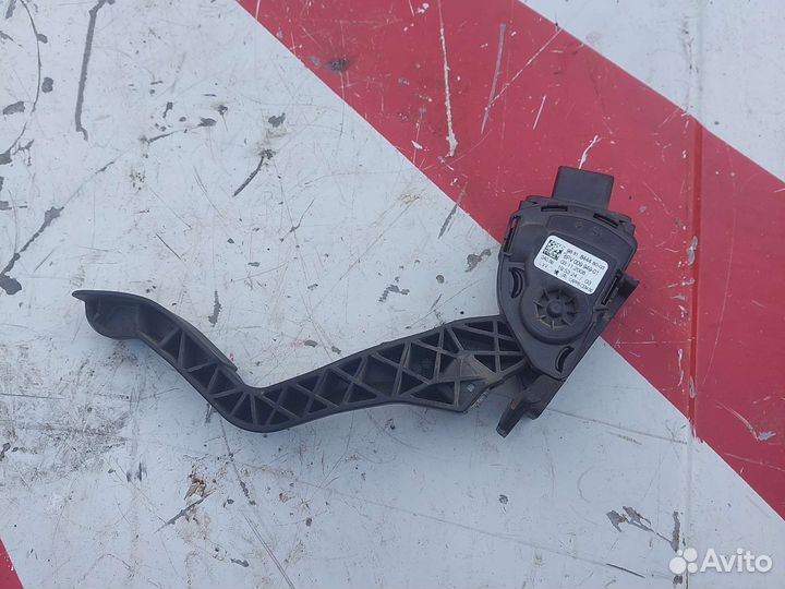 Электронная педаль газа Peugeot 308