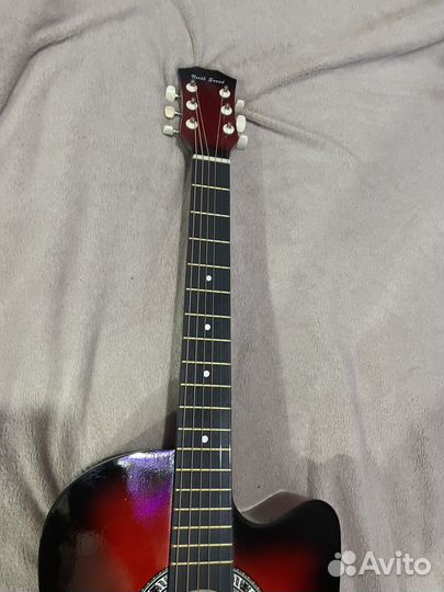 Акустическая гитара Новая