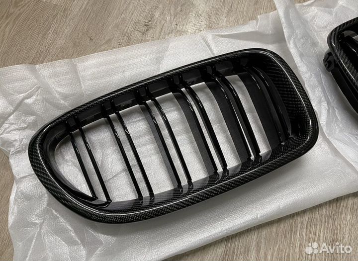 Решетка радиатора BMW F10 карбон