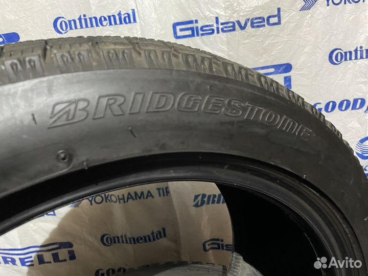Bridgestone Blizzak VRX2 215/50 R17