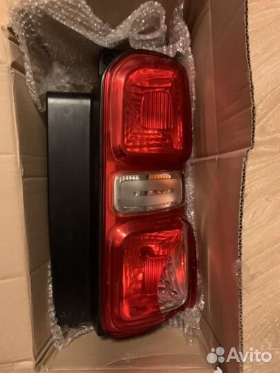 Фара задняя правая pegout traveller