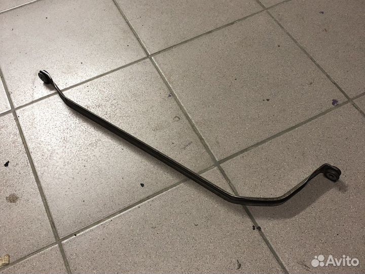 Крепление бензобака бмв