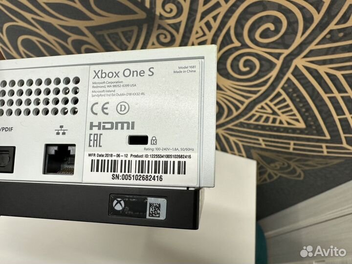 Xbox One S 1tb / 2 геймпада