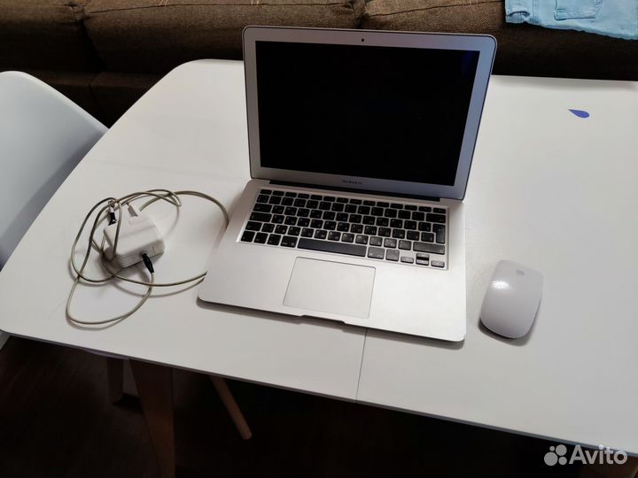Apple MacBook Air late 2010 сломан