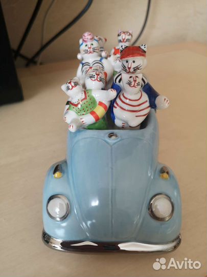 Статуэтка фарфор