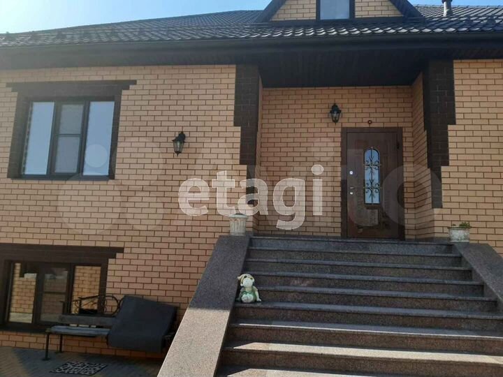 Дом 340 м² на участке 15 сот.