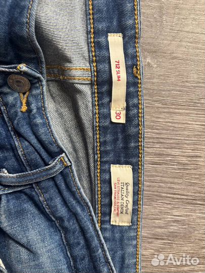 Джинсы levis 712