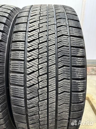 Bridgestone Blizzak VRX2 235/50 R18 97Q