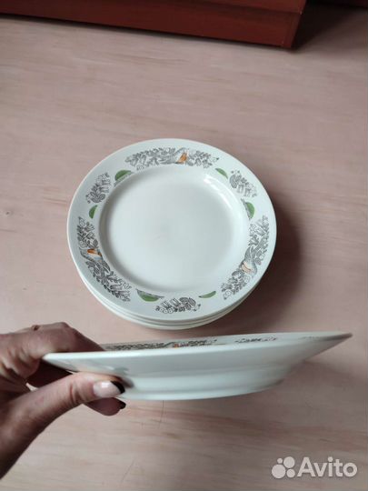 Тарелки зик мелкие 24 см (много)