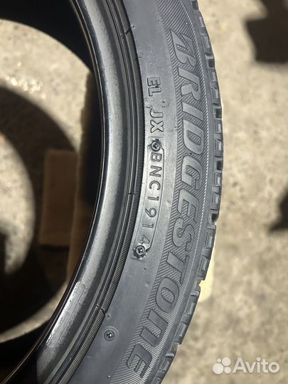 Bridgestone Blizzak VRX 245/40 R18