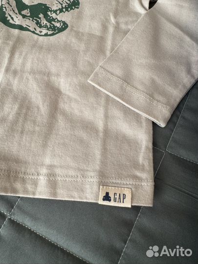 Лонгслив на мальчика Gap