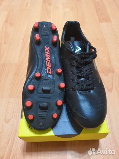 Бутсы футбольные