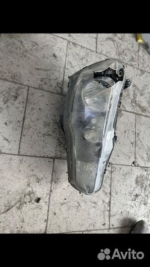 Правая фара Митубиси Лансер 10