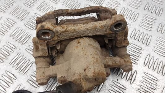 Суппорт тормозной задний левый mercedes benz vito