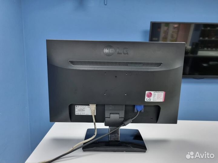 Монитор LG 22'' дюйма (вр80)