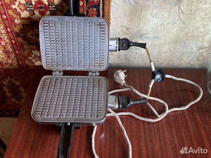 Вафельница электрическая,ссср, в рабочем состоянии