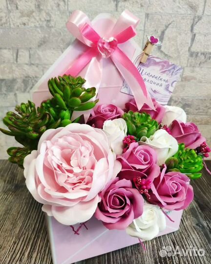 Композиции и букеты из мыльных цветов