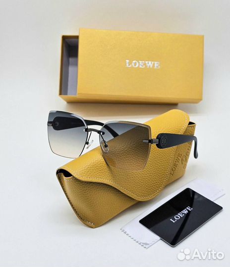Солнцезащитные очки женские Loewe