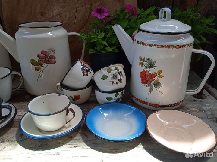 Кофейники СССР, чашки кофейные эмалированные