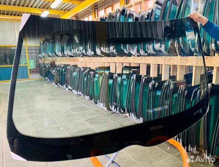 Лобовое стекло Volkswagen Golf