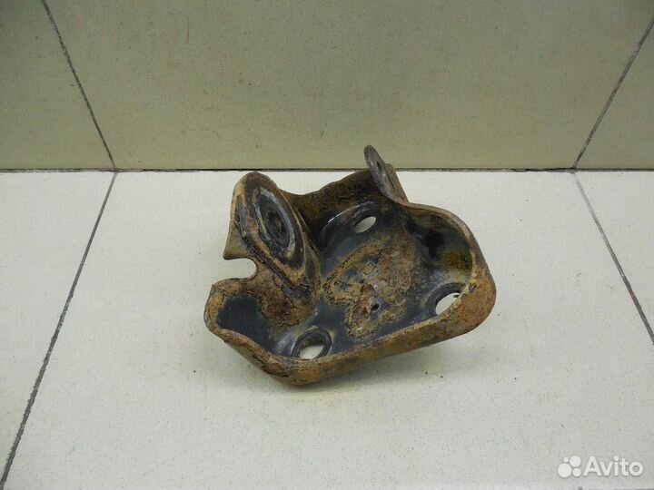 Кронштейн задней балки Fusion 2002-2012