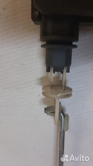 Активатор замка багажника Nissan Primera P11 1998