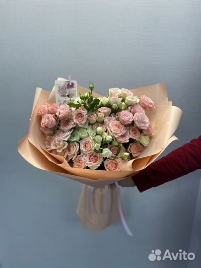 Цветы/букет из кустовых роз