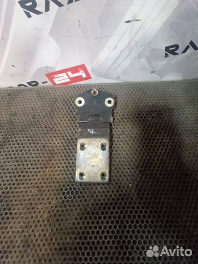 Петля двери передней правой DAF XF 105 2008