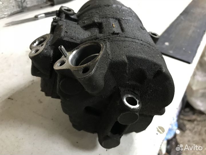 Компрессор кондиционера BMW X3 Е83