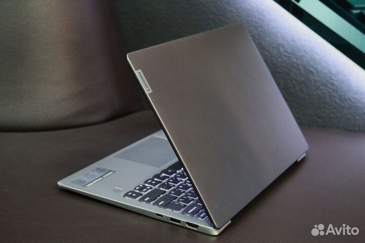 Ультрабук Lenovo 8/512 на i5-10210U