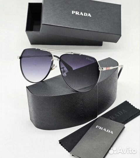 Солнцезащитные очки Prada