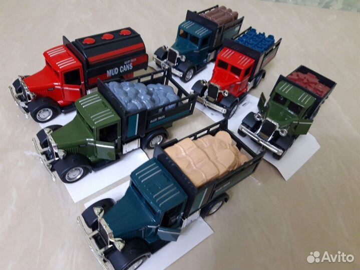 Машина металл свет,звук,инерционная. Новая