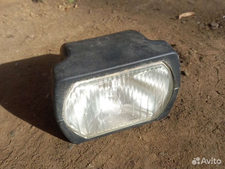 Фара зид пилот