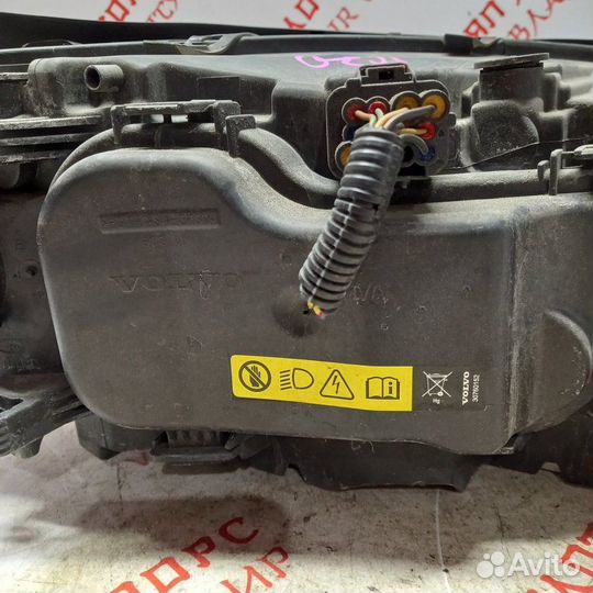 Фара ксеноновая левая Volvo V70 B4164T 2010