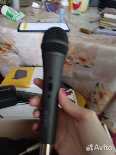 Профессиональный вокальный микрофон