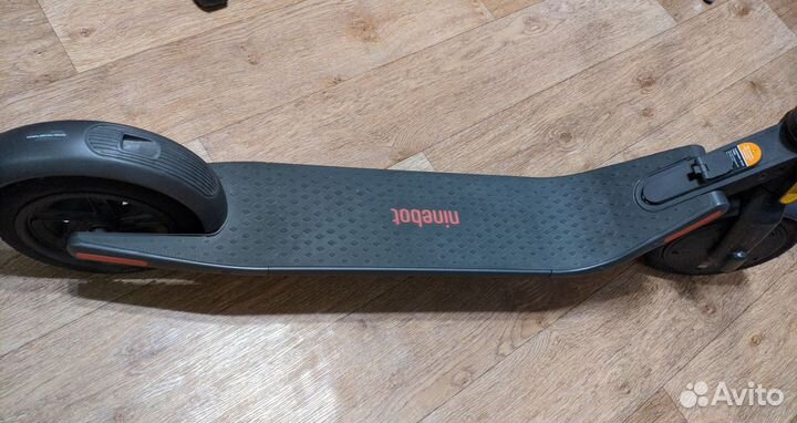 Электросамокат Ninebot kickscooter E22