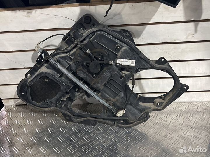 Стеклоподъемник задний правый mazda 3 bk