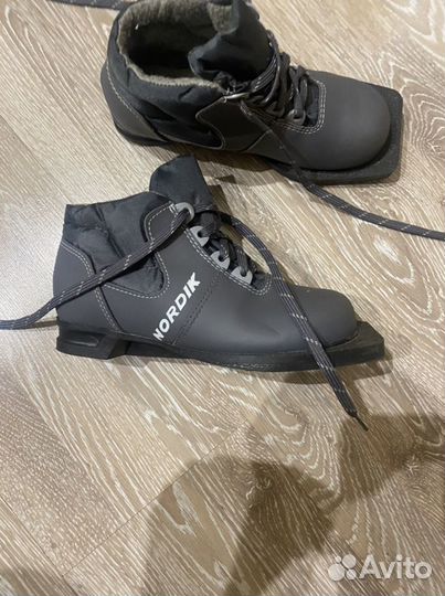 Лыжные ботинки